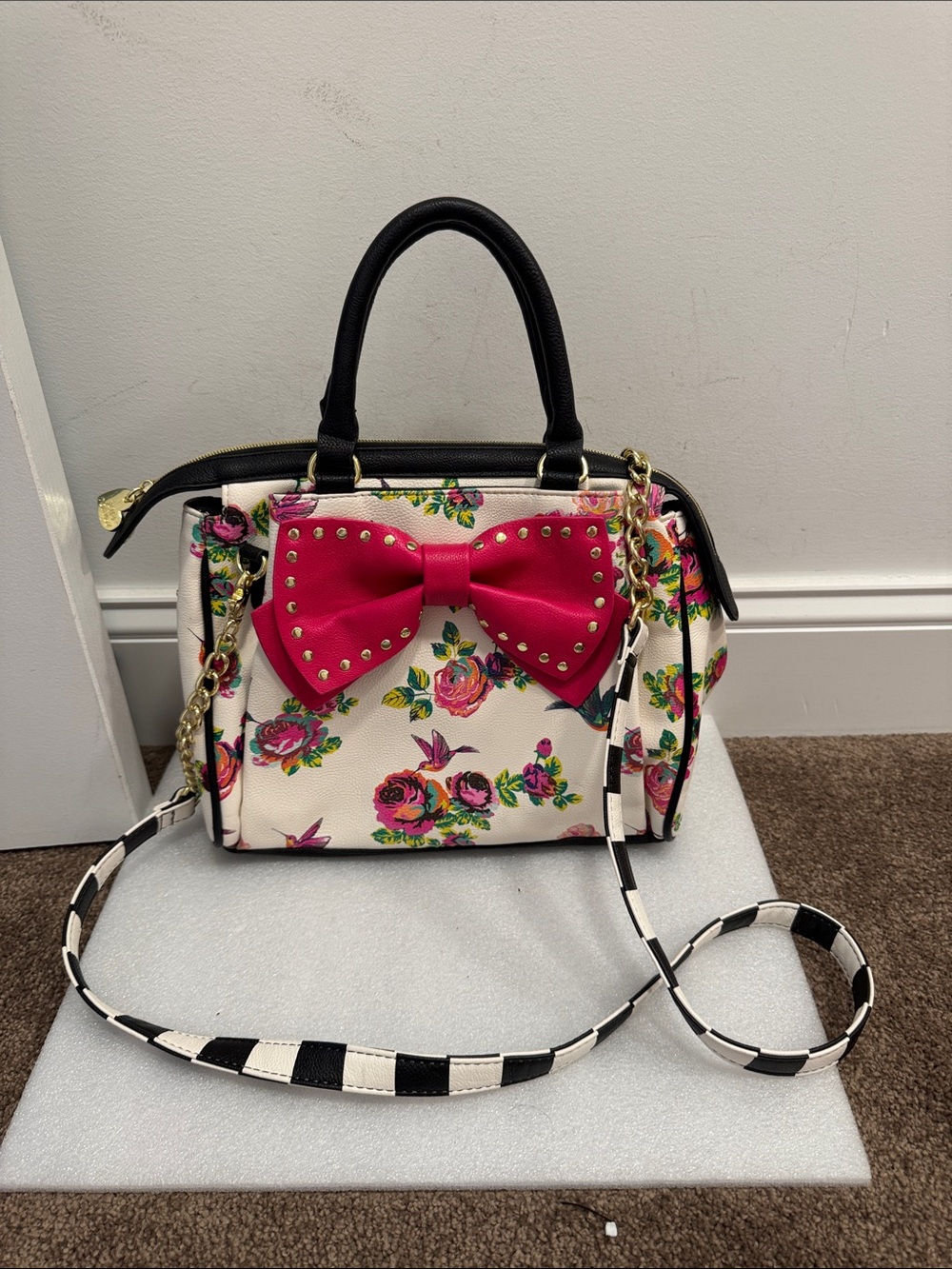Betsey Johnson roses and pink bow crosssbody bag purse